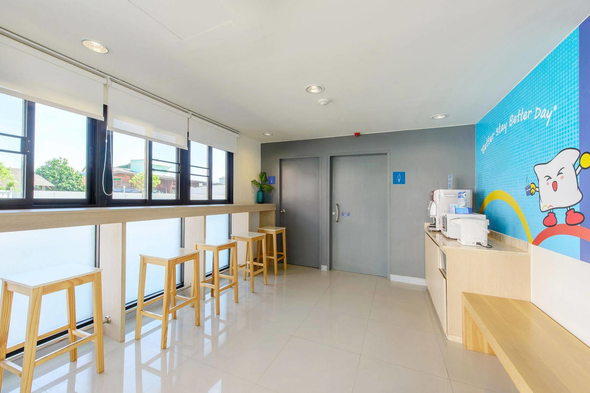 Hop Inn Krabi Building A Екстер'єр фото